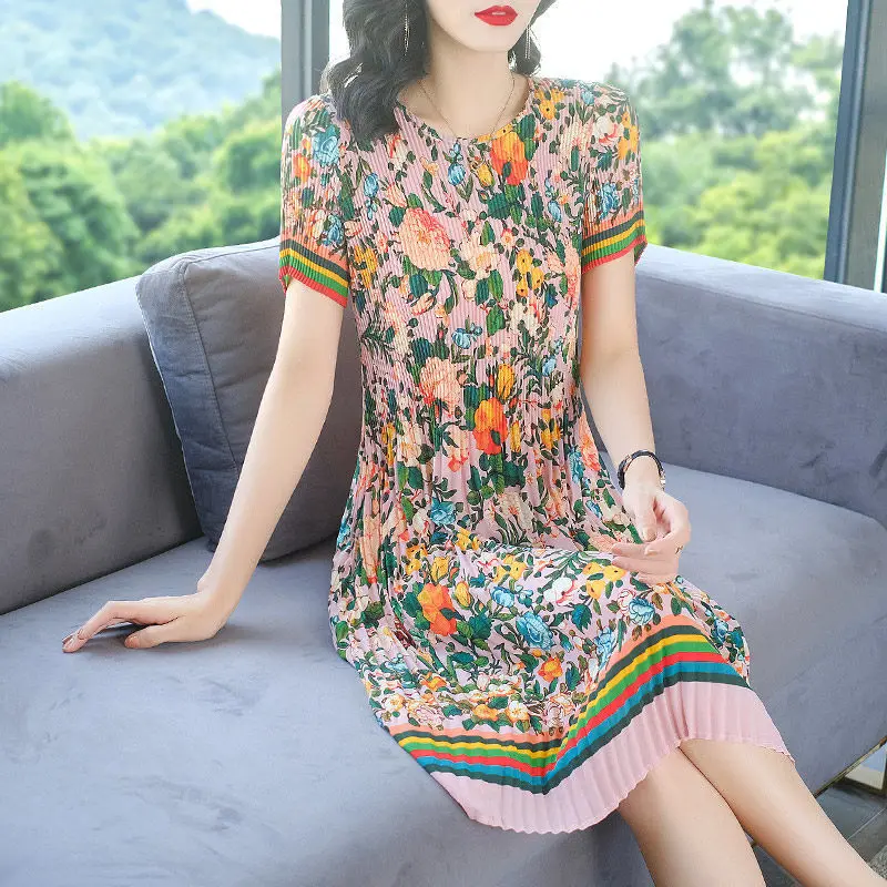 

Large size pleated casual dress female 2022 summer new fashion temperament Slim skin thin stretch long paragraph dress skirt
