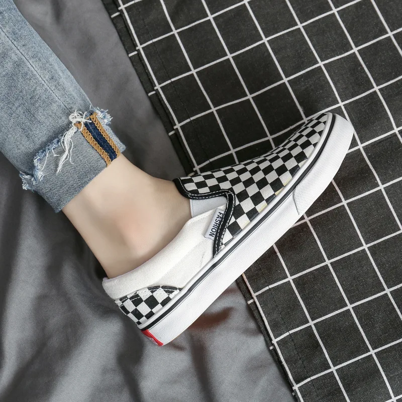 Men's and Women's Black and White Plaid Breathable Comfortable Slip-on Loafers Canvas Casual Shoes Simple and Convenient