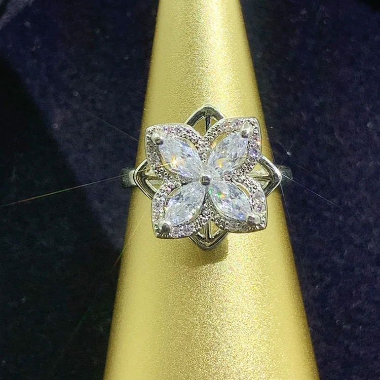 

Four-leaf Flower Rotating Ring Korean New Fashion Woman Popular Open Adjustable Ring Retro Party Gothic Gift 2022 Gold Copper