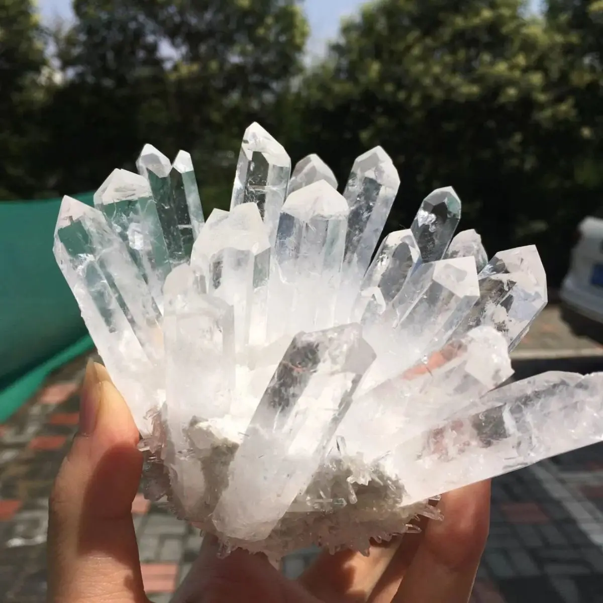 Natural White Crystal Cluster Original Stone Ornaments Degaussing Anti-Radiation Living Room Office Decoration Ornaments Gift