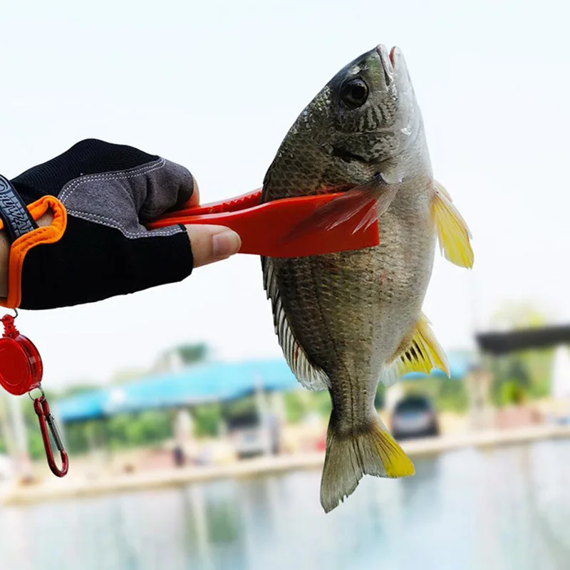 

Fishing Fish Clip Hand Controller Tackle Tool Multifunctional Fishing Body Grip Clamp Gripper Grabber with Lock Switch Trigger