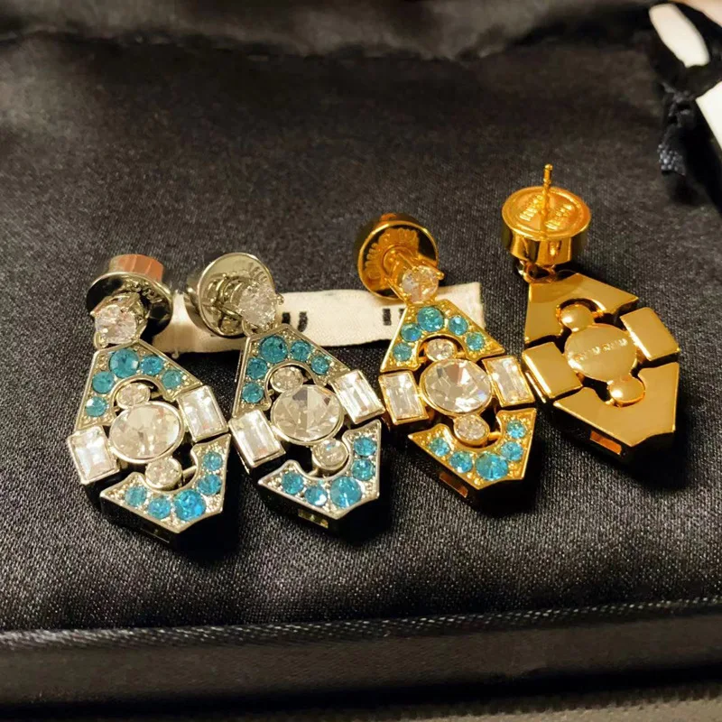 Французские призматические бирюзовые серьги-гвоздики мисс Миу 24 в стиле