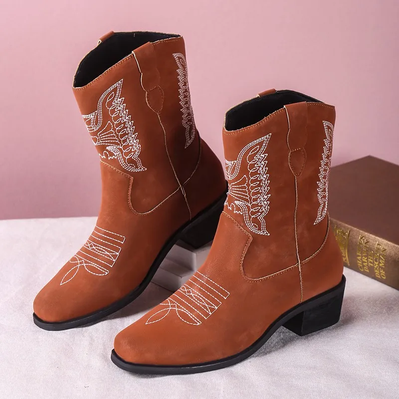 Women's Boots Autumn and Winter New Retro Embroidered Western Cowboy Boots Mid-heel Platform Shoes Light Slip-on Short Boots New