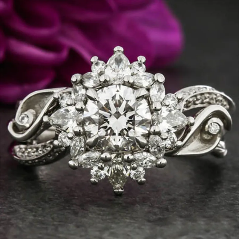 

Creative Twist Women's Ring 2023 New Trendy Copper Inlaid Zircon Snowflower Ring Luxury Wedding Angagement Party Jewelry
