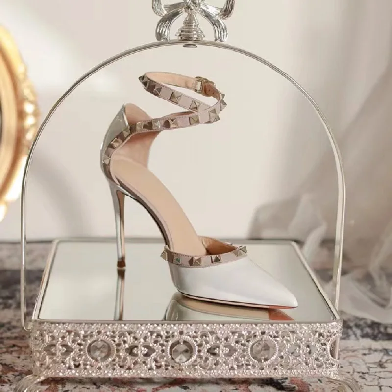 Spring /Summer Fashion Brand Women 's High Heels Pointed Rivet Women's Sandals Sexy Party Pumps Comfortable Office Women's Shoes