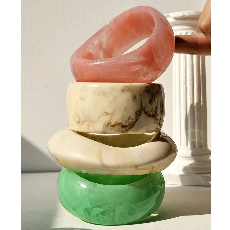 Необычный овальный браслет из смолы простой модный элегантный винтажный для