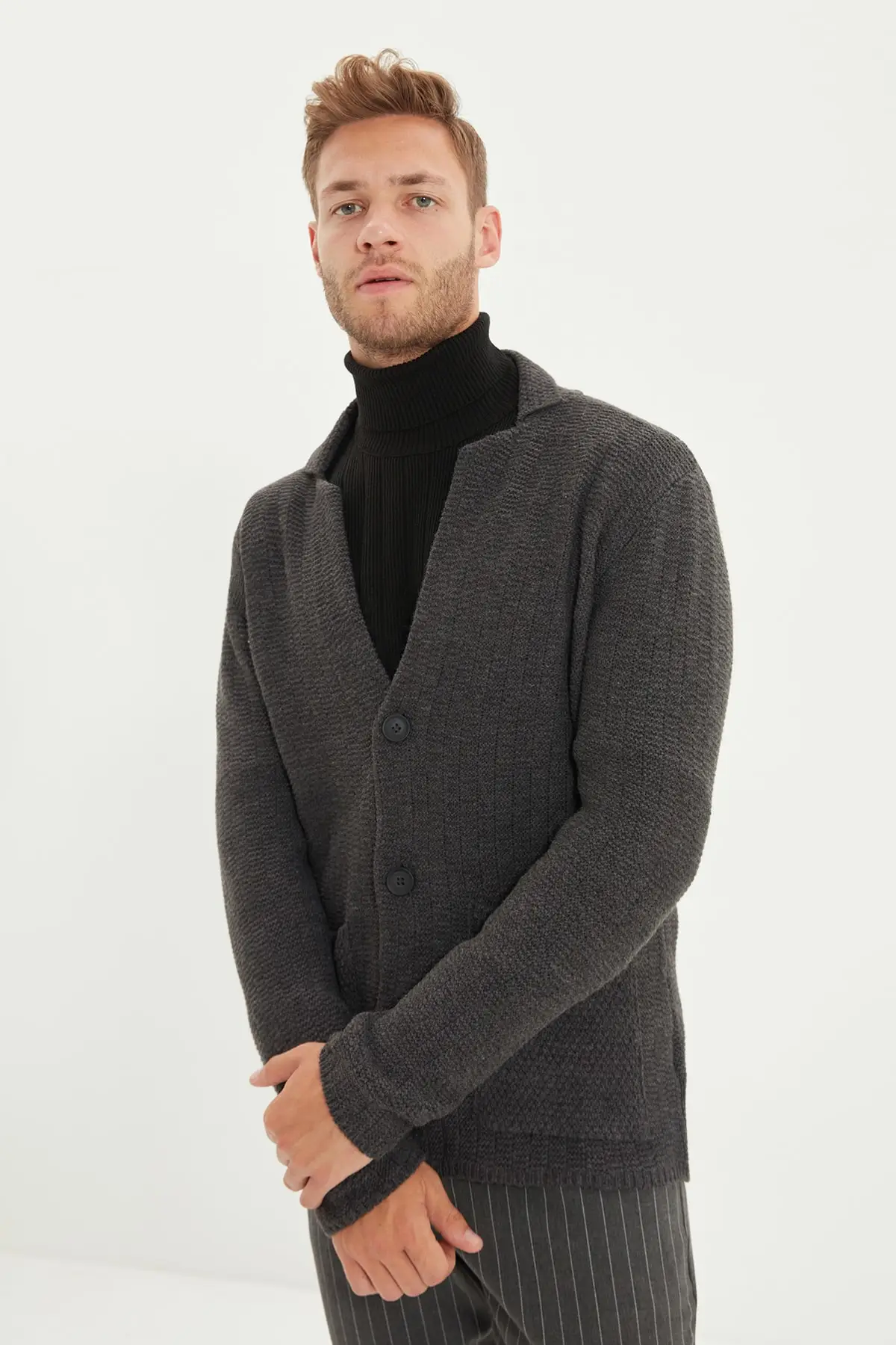 

Men's Slim Fit buttoned cardigan TMNAW21HI0095
