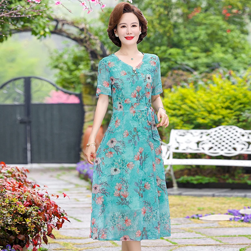 

Женское шифоновое платье-трапеция средней длины с V-образным вырезом и коротким рукавом