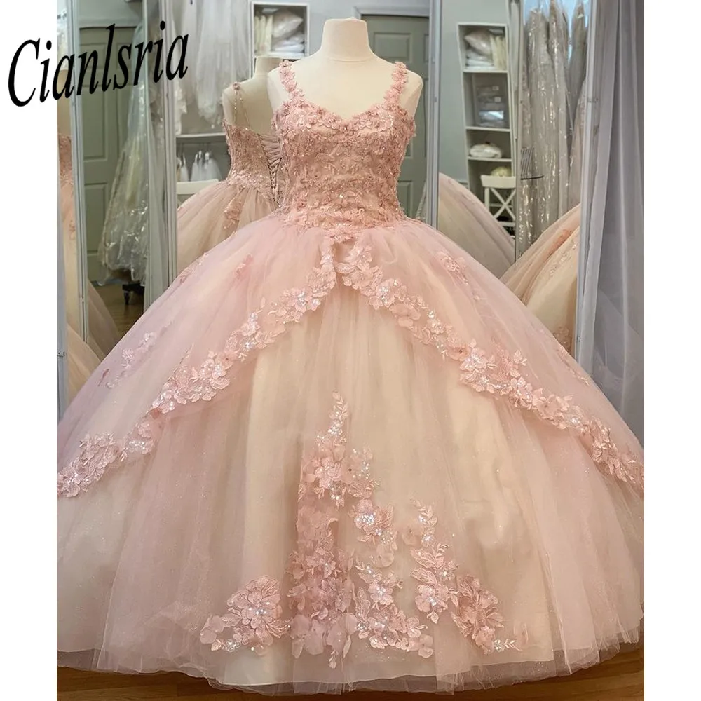 

Розовая многоярусная юбка с цветочной аппликацией, кружевные платья Quinceanera, бальное платье, милое платье на тонких бретелях для милых девуш...