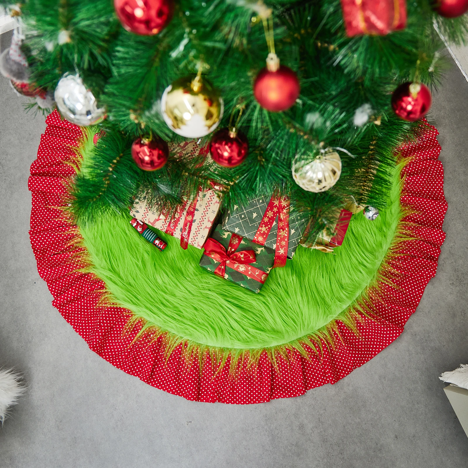 Зеленая юбка для рождественской елки. Плюшевая в виде Большой коврик праздничной
