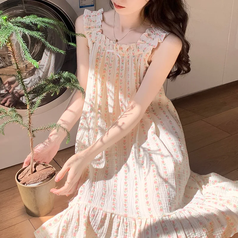 

Мягкая летняя Милая Ночная рубашка с цветочным принтом в Корейском стиле, женские свободные топы на бретельках с цветами для маленьких принцесс и девушек, Элегантные повседневные топы для сна