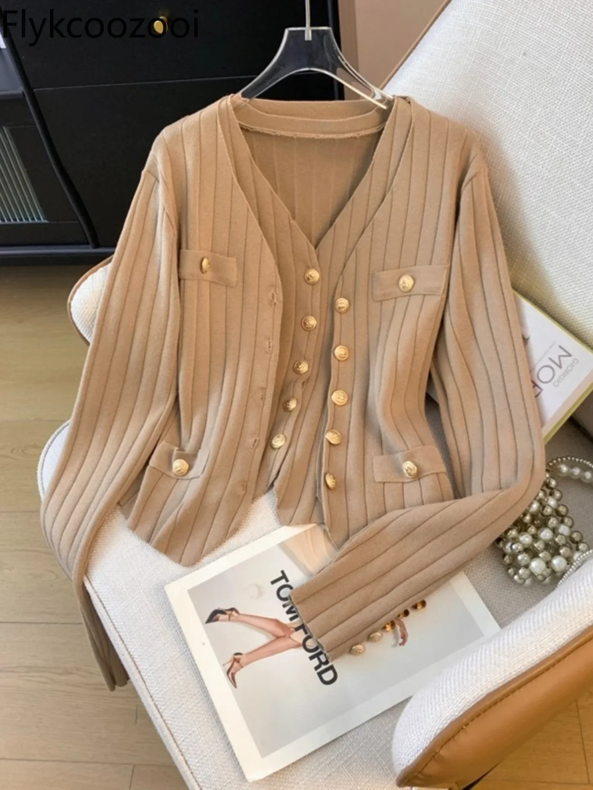 Женский вязаный свитер больших размеров на раннюю осень для полных девочек