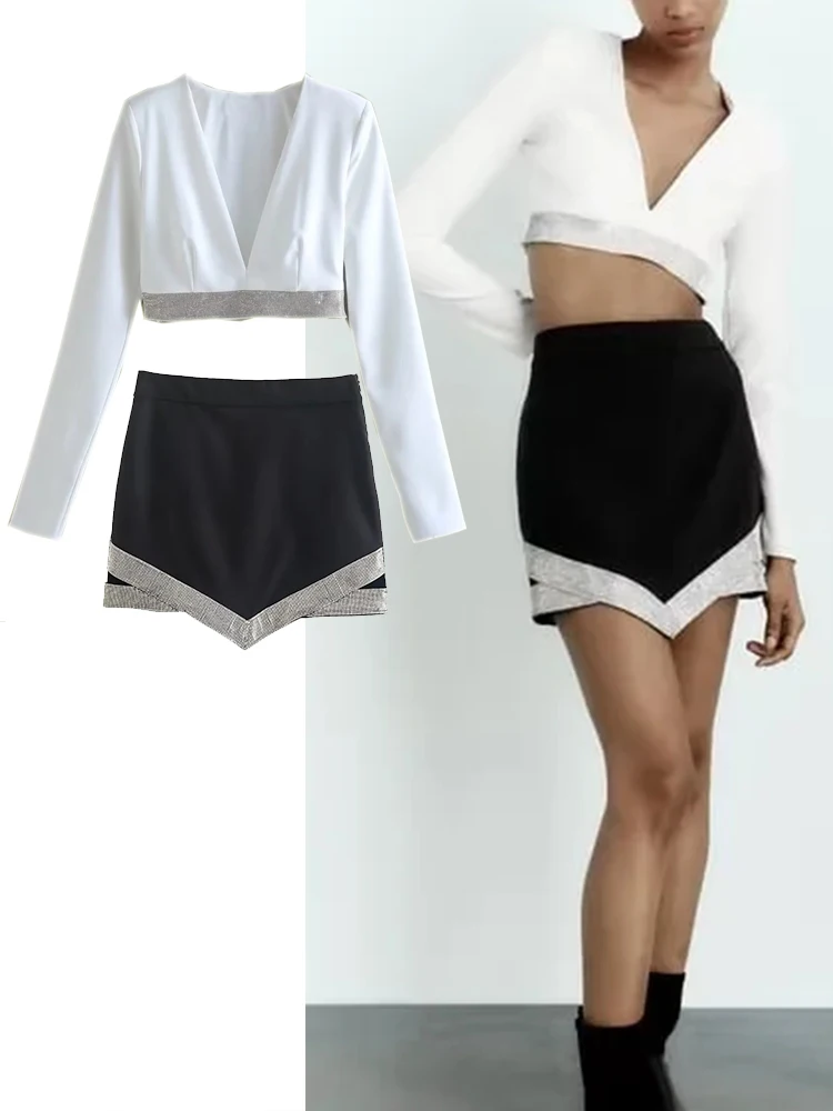 

Комплект из двух предметов Женский, топ и мини-юбка