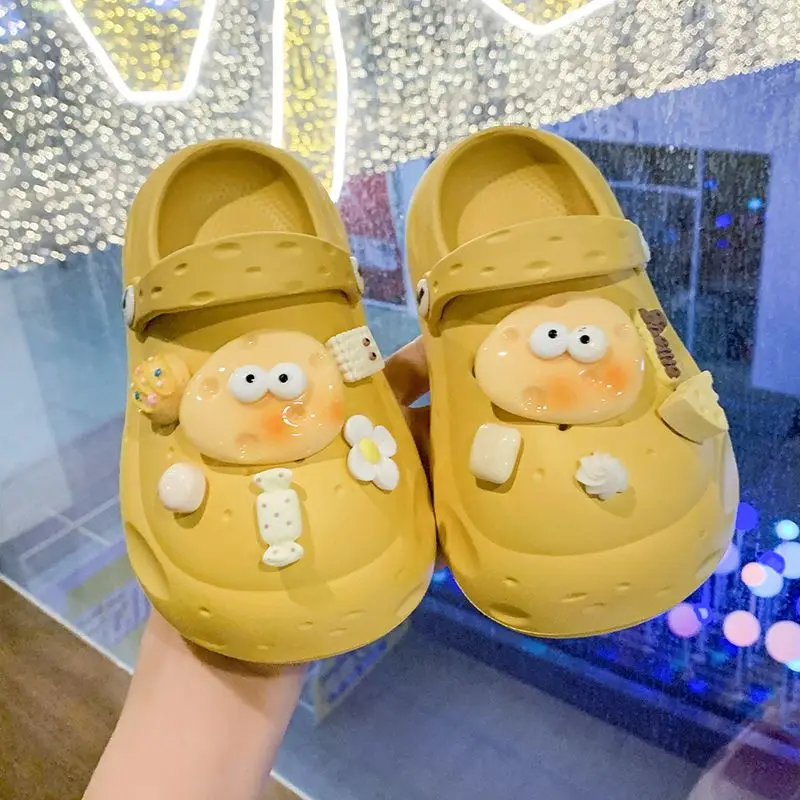 Girls' Cute Hole Shoes Sandals for Girls' Outwear 2023 Summer New Cartoon Slippers