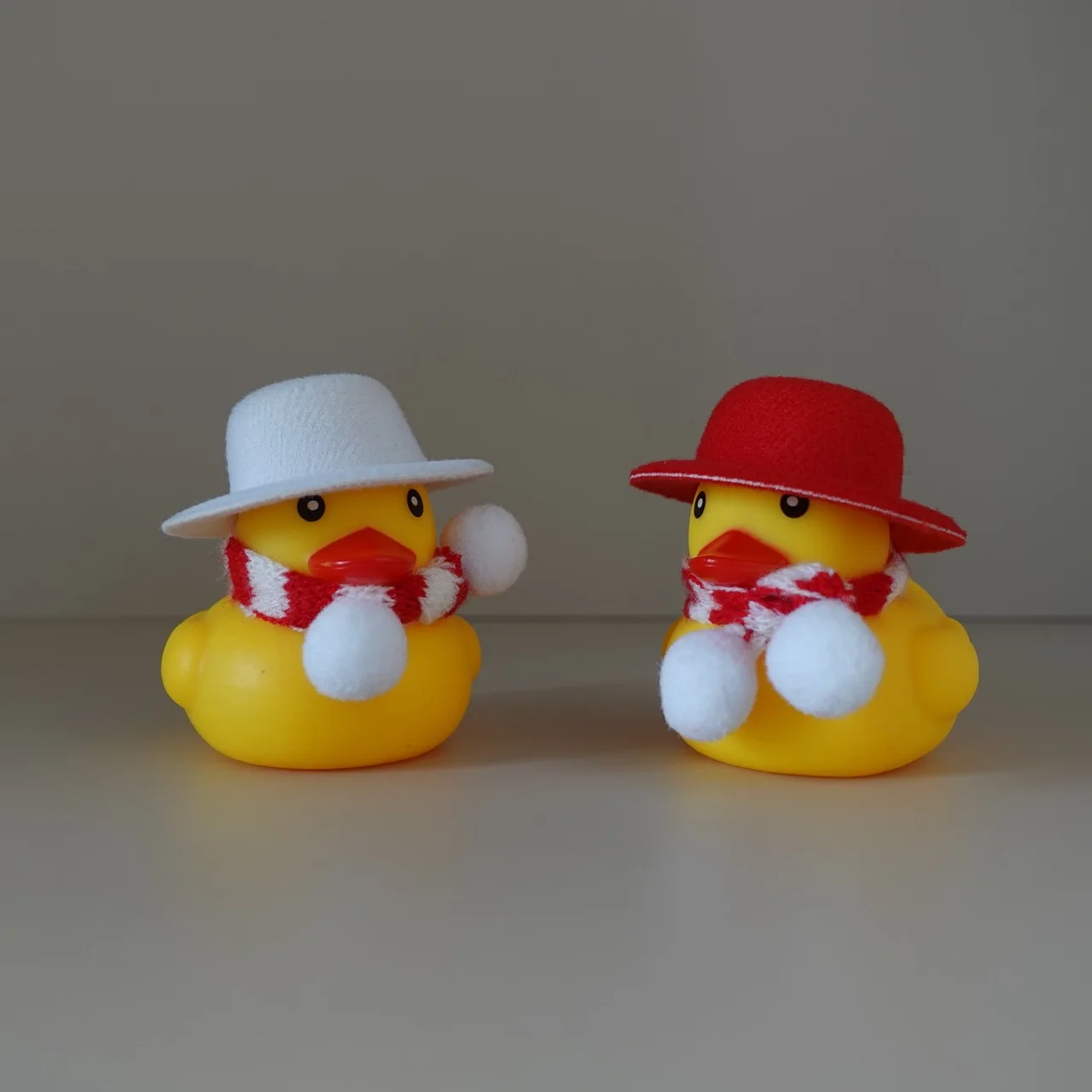 

Car Ornament Gentleman Hat Rubber Duck Gift Car Decoration Helmet Duck In The Car Bath Toy Lovely Yellow Duck Car Accessories