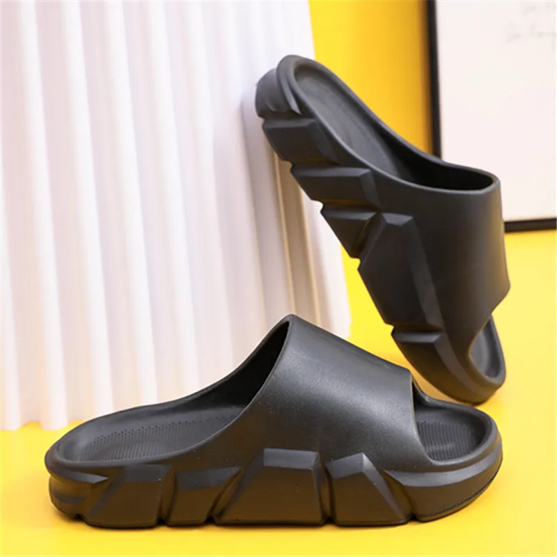 New feces slipper men's summer non-slip home wear home thick bottom men's bath sandals and slippers women