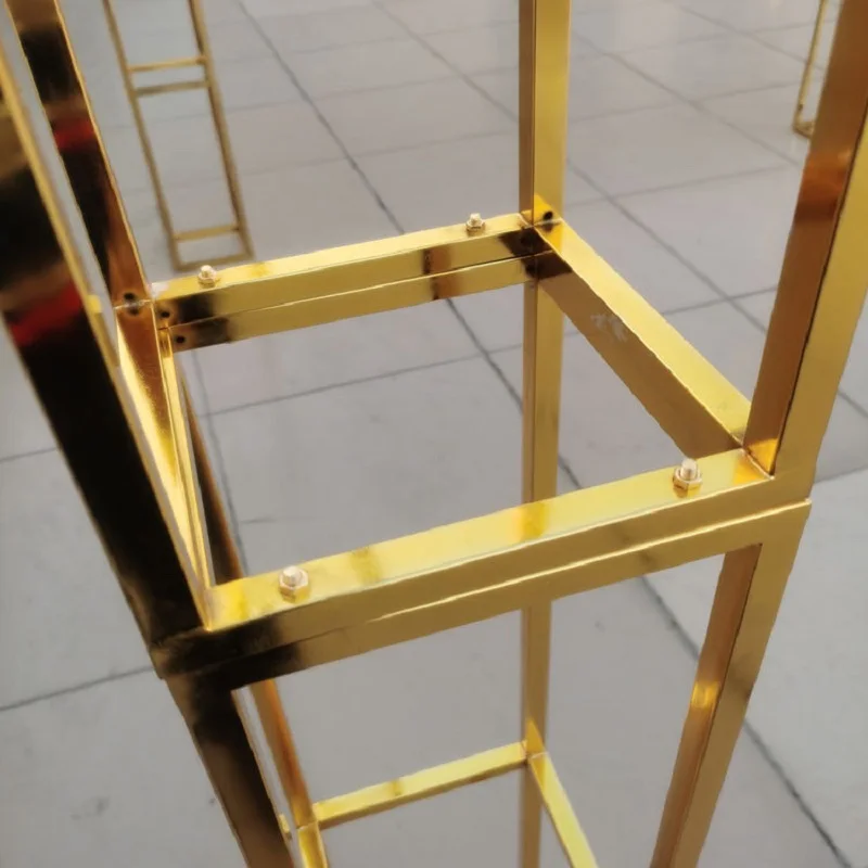 Рисунок 5 - Свадебные металлические подставки