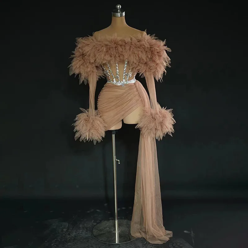 Танцевальное платье с яркими бриллиантами для выступлений на сцене дня рождения