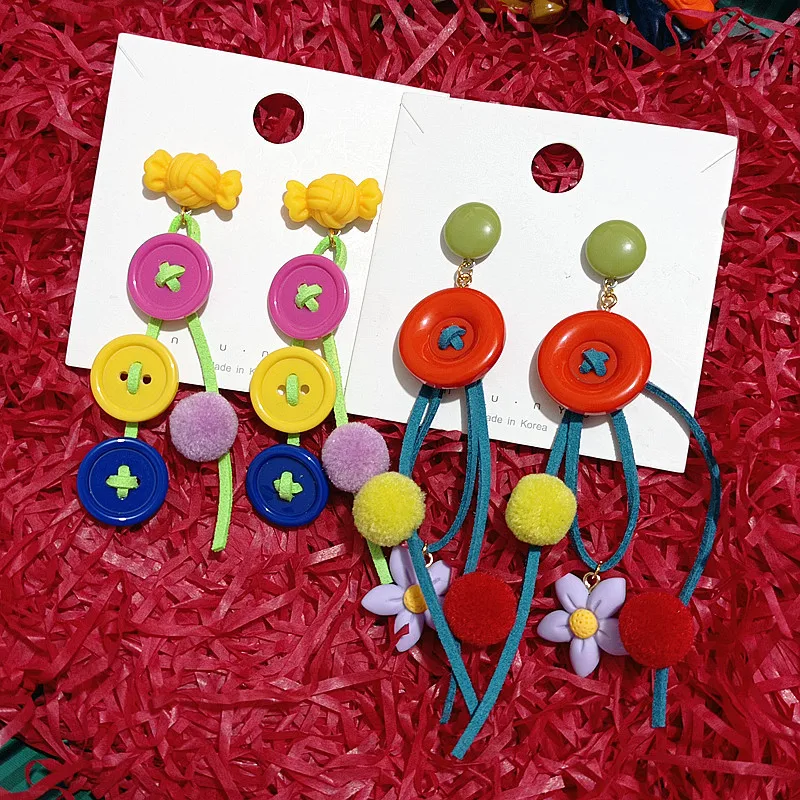 

2022 New Woven Button Earrings Ins Personality Exaggerated Swan Neck Artifact