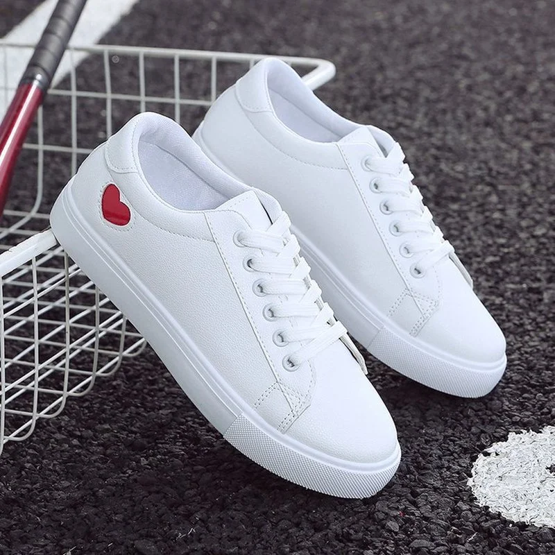 2022 Autumn Woman Shoes Fashion New Woman PU Leather Shoes Ladies Breathable Cute Heart Flats Casual Shoes White Sneakers