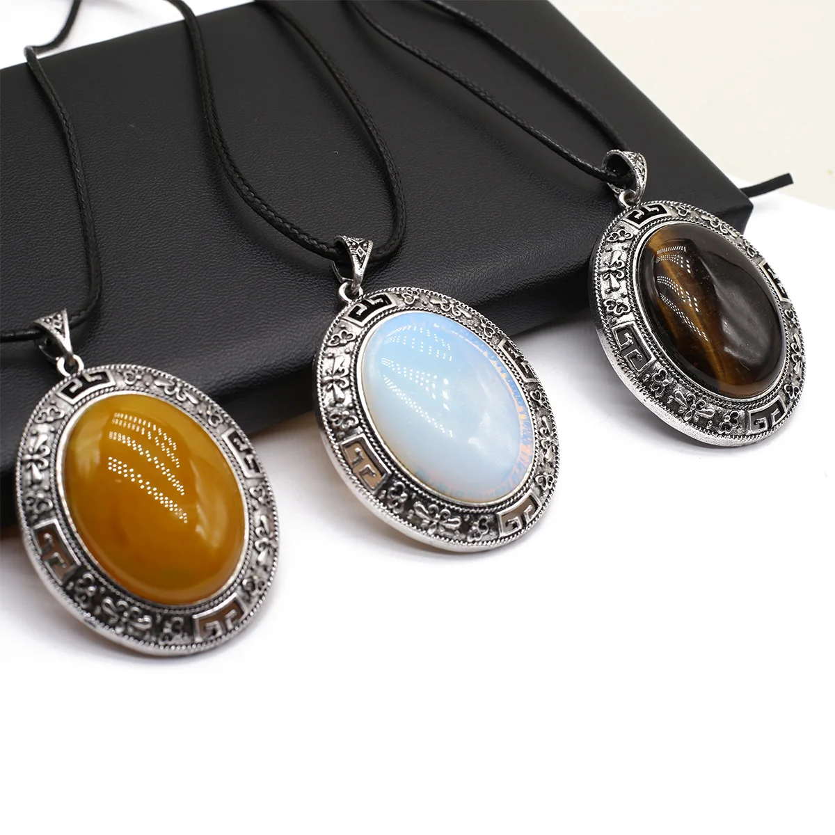 

Natural Stone Pendant Necklace Vintage Oval Abalone Shell Rose Quartz Rope Chains Crystals Charms Necklaces For Women Jewelry