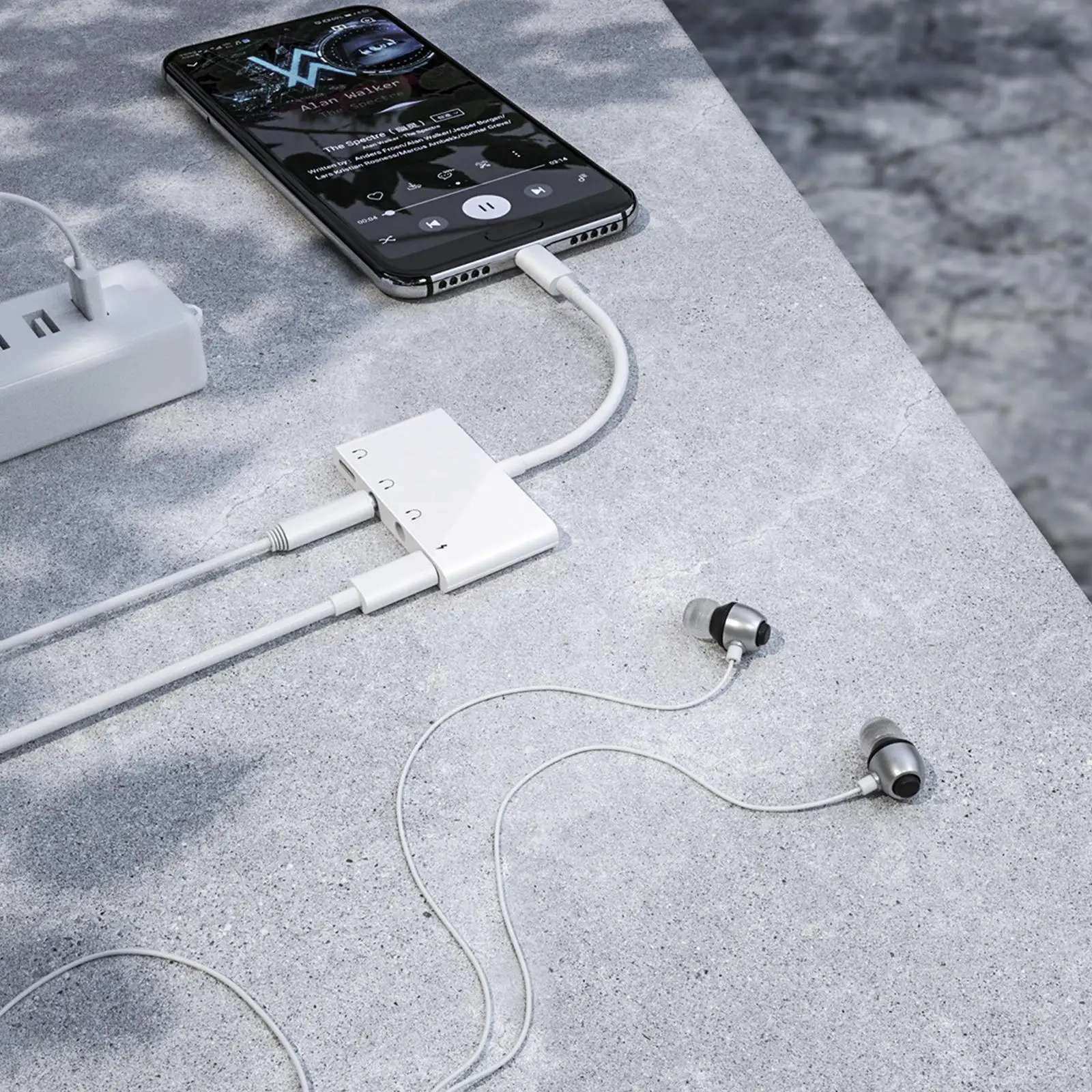 

Адаптер для наушников с разъемом Usb C на аудиоразъем 3,5 мм