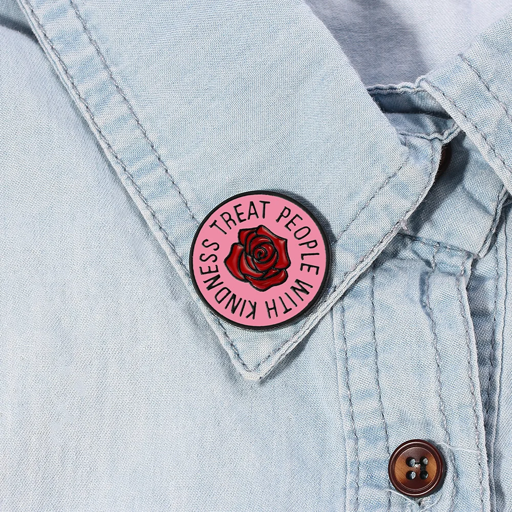 

Rose Flower Letter Friends Creative Badges Cartoon Lapel Pins Women's Brooch Jewelry Enamel Pin New Year Gift Christmas Fashion