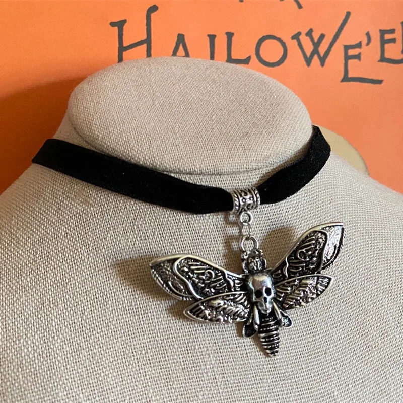 

Death’s Head Moth Necklace Gothic Dark Academia Necklace Witch Witchcore Horrorcore Alternative Aesthetic,Gift