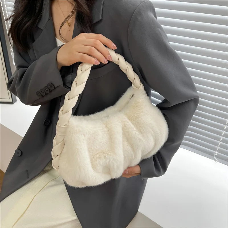 

Fashion New Plush Tote Bag Versatile Autumn Winter Soft Fluffy Single Shoulder Bag For Women Pink White Khaki Shopping Handbags