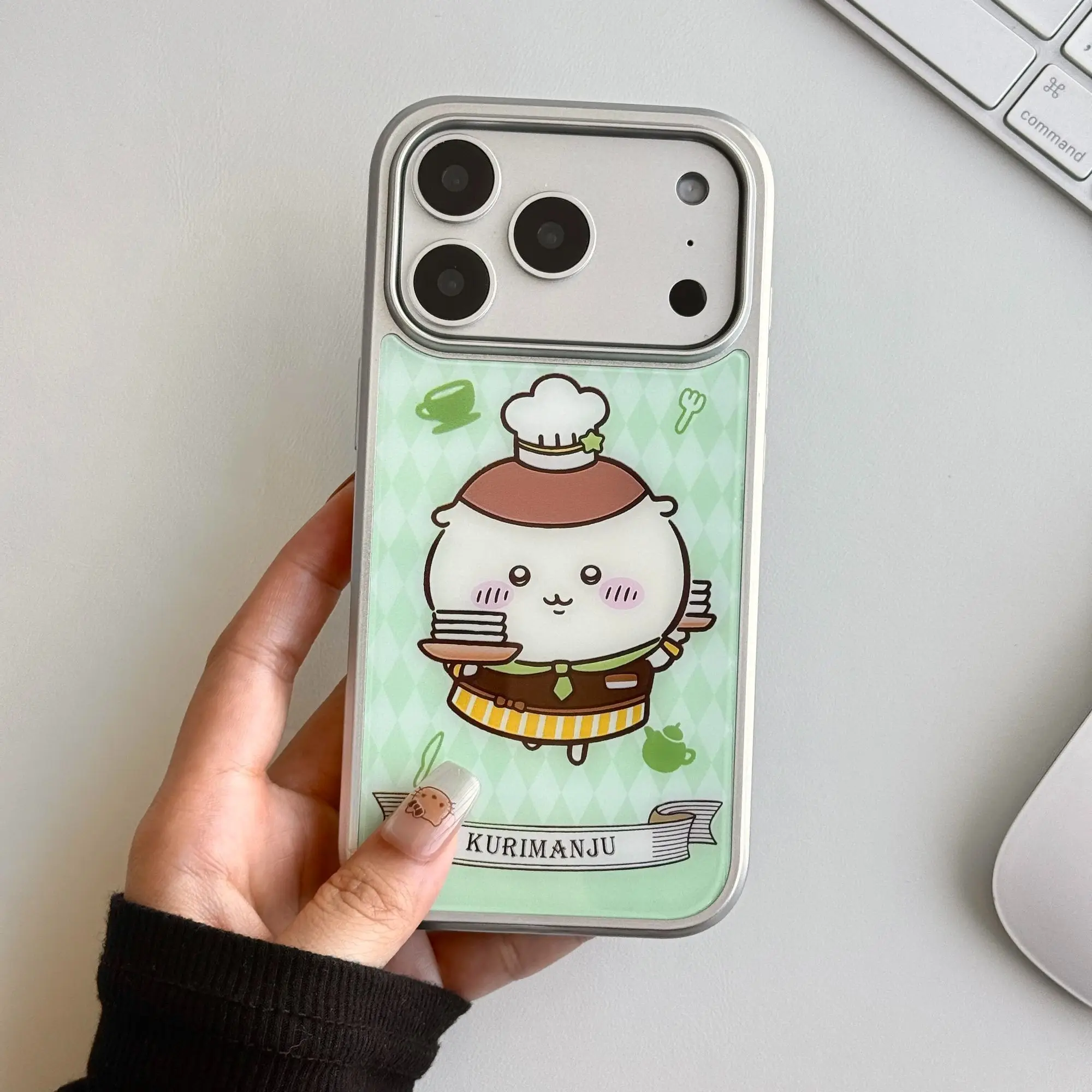 Чехол для телефона Chiikawa Rakko Restaurant Series с мультяшным дизайном для iPhone 17, 16, 15, парный чехол Momonga, стеклянный чехол с серебристой окантовкой для девочек (art.: 3920d4e933cde) - 3920d4e933cde
