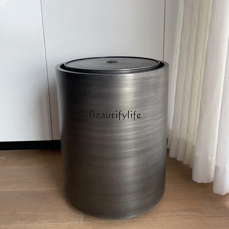 Фонтан с струящейся водой простой отель двор вилла пейзаж сад Джукай вид клубный