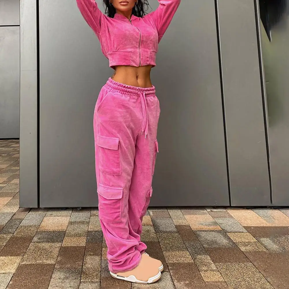 

Комплект осенне-зимнего спортивного костюма из жакета и брюк