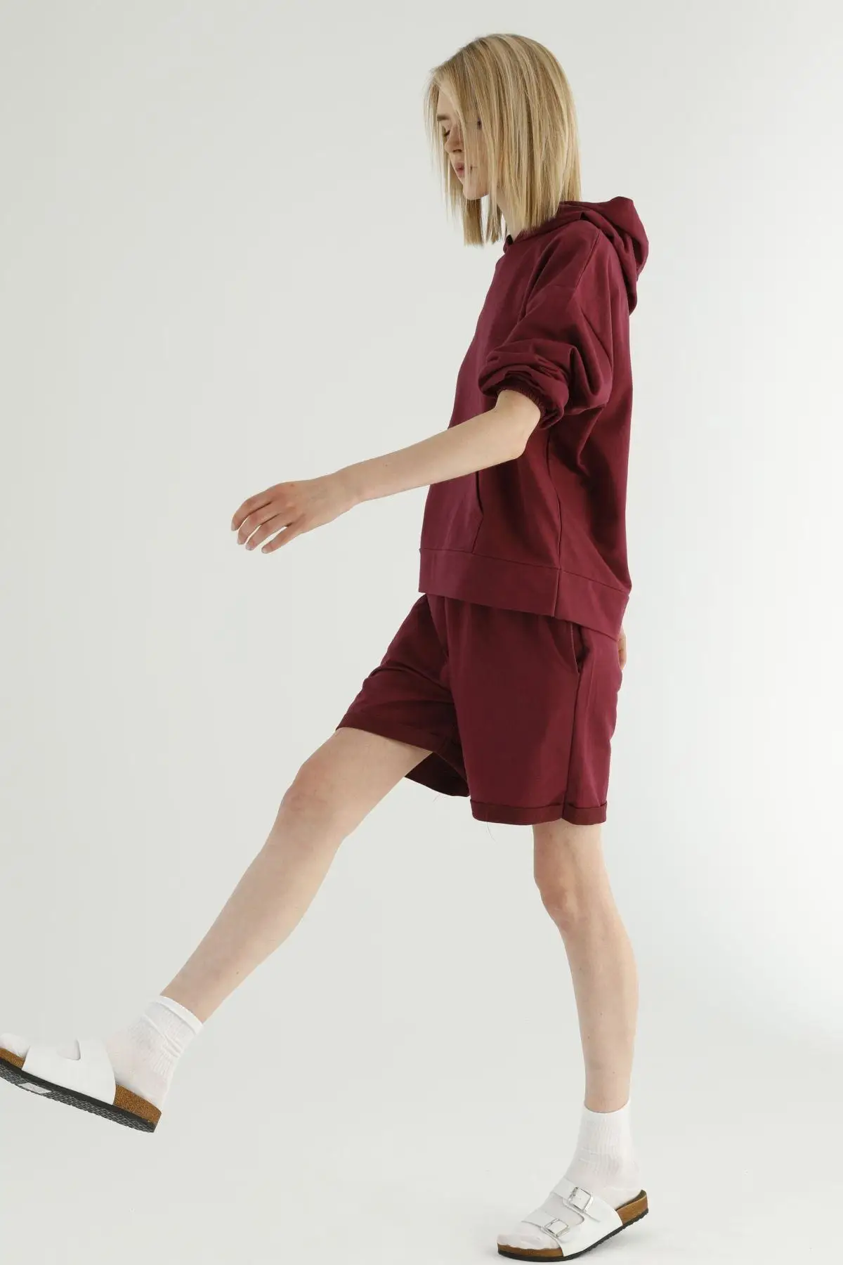 

Burgundy hooded hooded sweatshirt suit