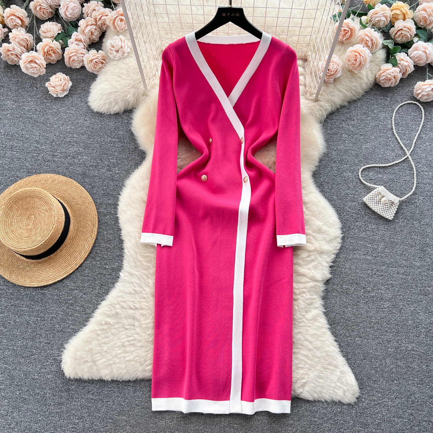 

French Retro Niche Celebrity Style Double-breasted V-neck Knitted Dress Female Slimming Contrast Color Temperament Casual Skirt