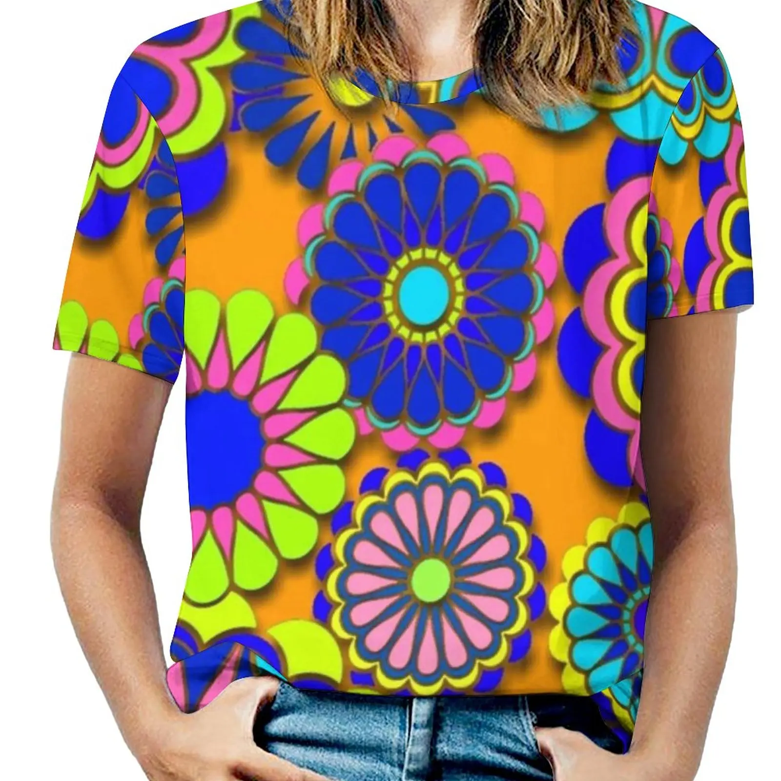 Женская футболка с коротким рукавом открытыми плечами и цветочным принтом -