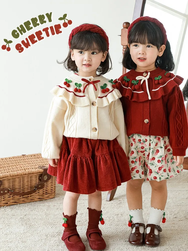 

Детский трикотажный комбинезон с воротником «вишня»