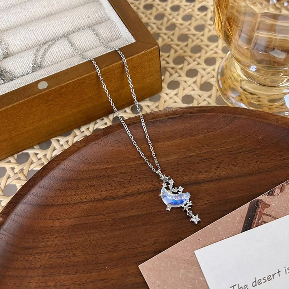 Женское ожерелье с подвеской в виде Луны звезды и реки