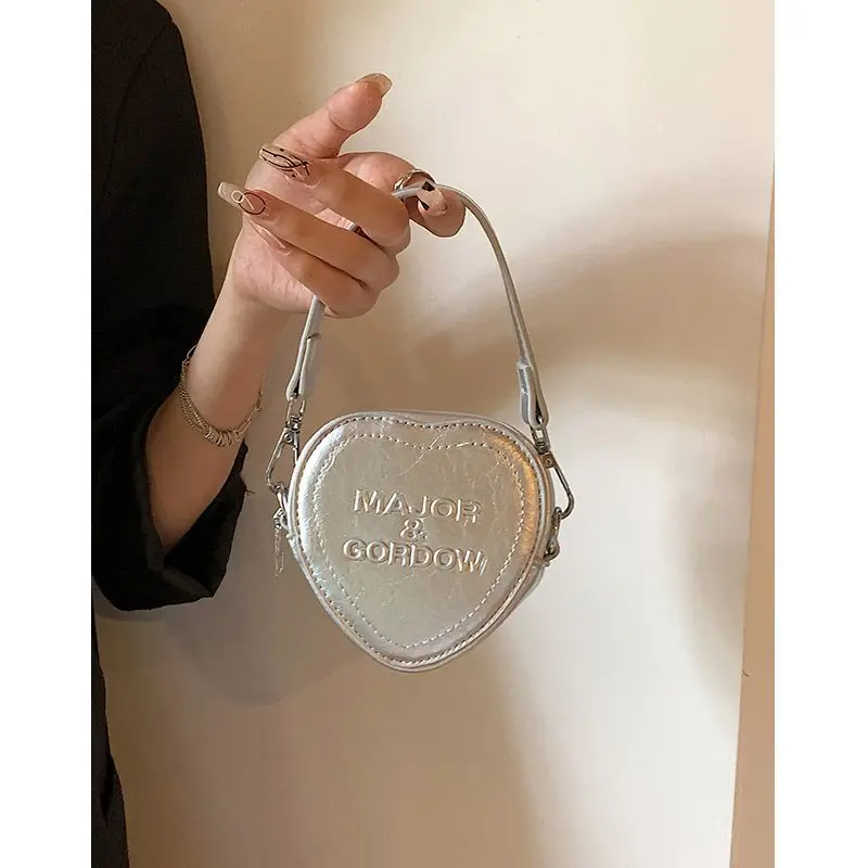 

Korean Fashion Heart-shaped Silver Leather Cute Mini Handbag 2023 Trendy Chain Crossbody Bags for Women Coin Purse Designer Bag