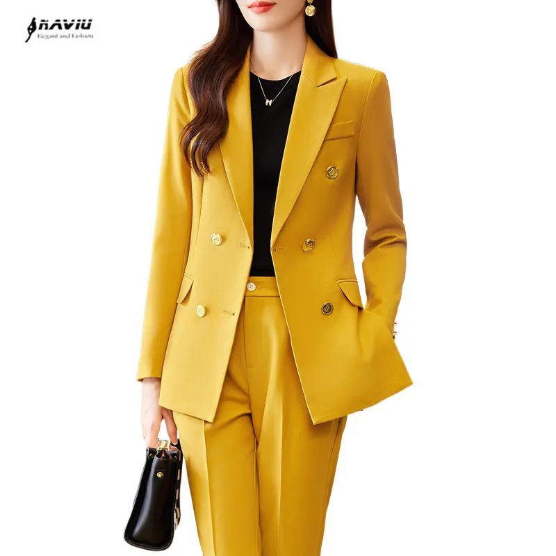 Костюм женский осенне-зимний двубортный блейзер и брюки