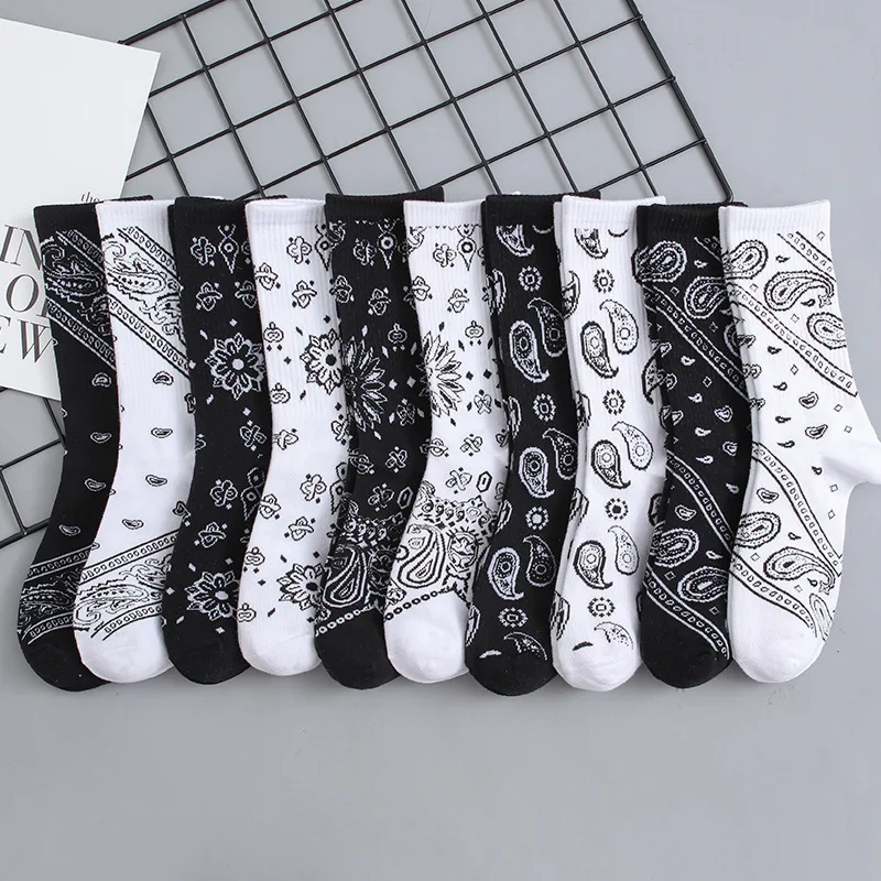 

High Quality Harajuku Cotton Socks Inscription Printing Hip-hop Men's Cashew Flower Sports Stitching High-top Socks