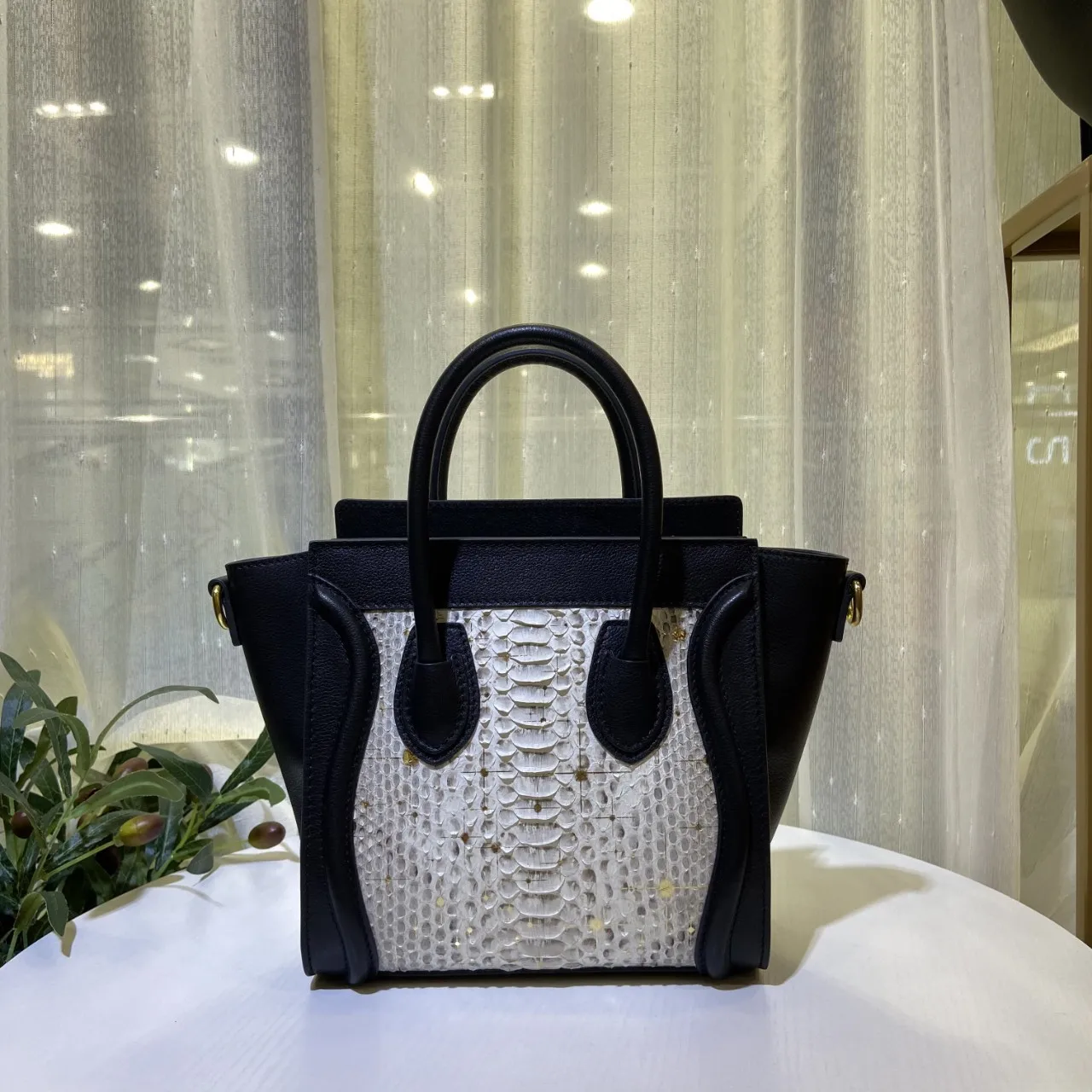 New Top Layer Cowhide Patchwork Genuine Leather Python Pattern Women's Handbag High Quality Fashionable Personalized Women's Bag