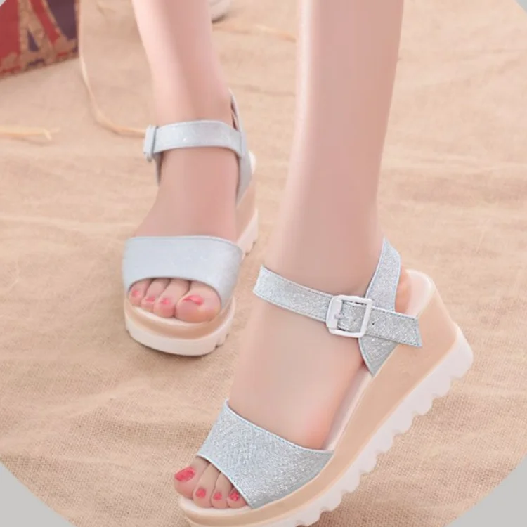 

Женские босоножки на танкетке, повседневные сандалии на высоком каблуке, с открытым носком, толстая обувь, лето 2022