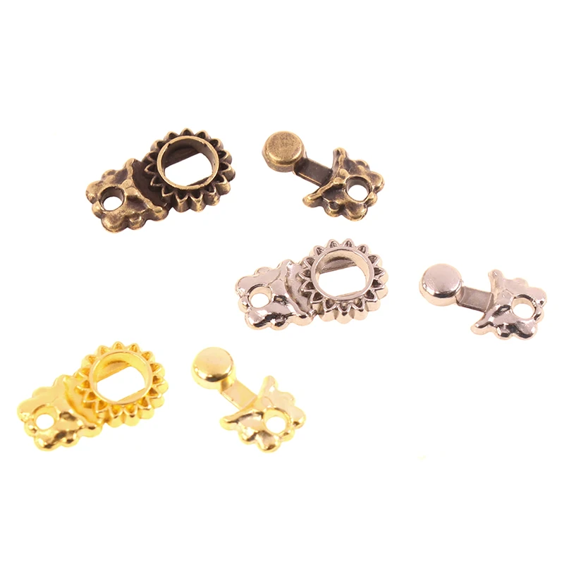 

1 шт., маленькая металлическая пряжка для кукольного домика, 1/6