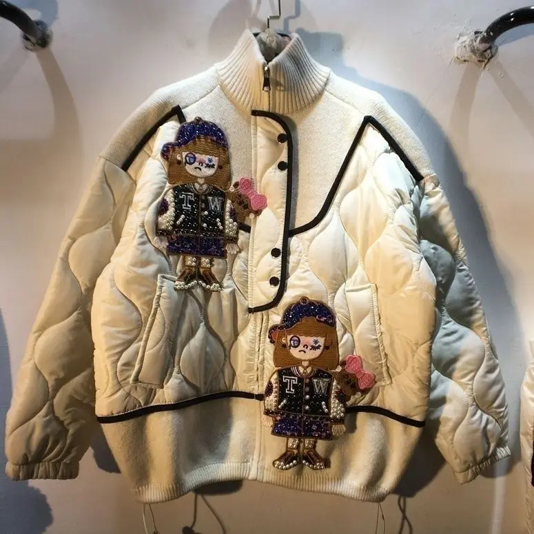 

Женская Стеганая куртка с длинным рукавом, универсальная повседневная куртка со стоячим воротником, с мультяшной вышивкой и стразами, новинка весны 2023