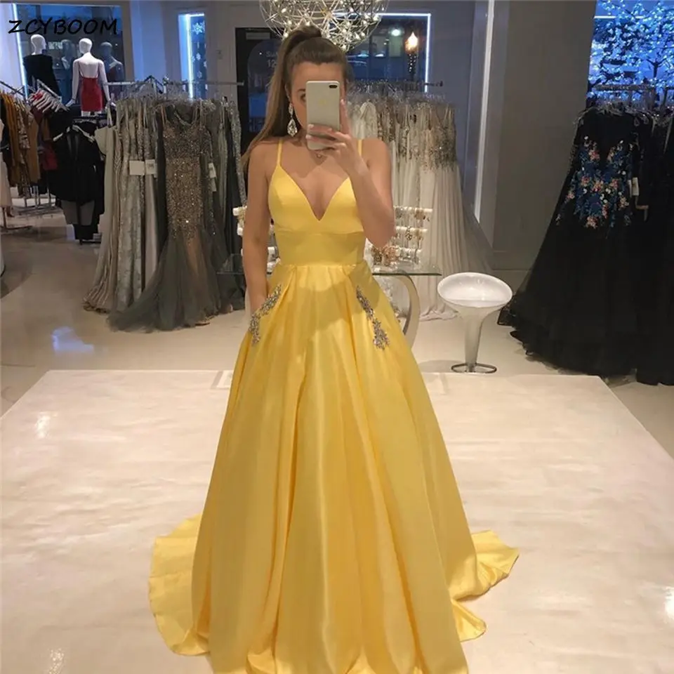 

Elegant Yellow V-Neck Party Prom Gowns 2022 A-Line Satin Spaghetti Straps Sleeveless Evening Dresses With Pocket Robes De Soirée