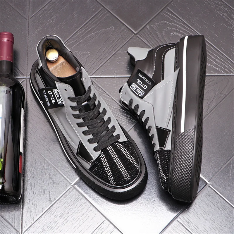 

Luxury Brand skull Men loafers Diamond Rhinestones Spikes men shoes Casual Flats sneakers designer Shoes High Quality