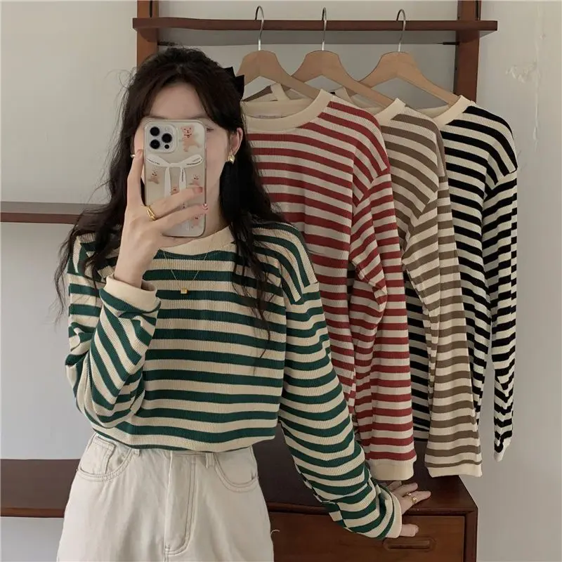 

2023 Long sleeve straight shoulder striped T-shirt women's autumn hoodie knit base shirt design sense small small loose top