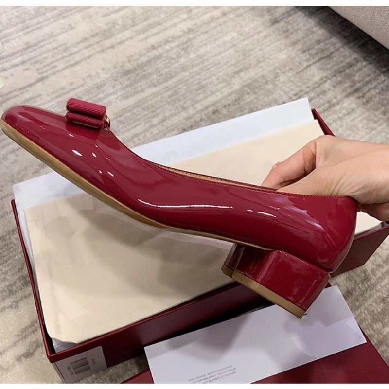 High quality women's shoes Spring and Autumn new ballet flats classic patent leather round shoes butterfly wedding shoes