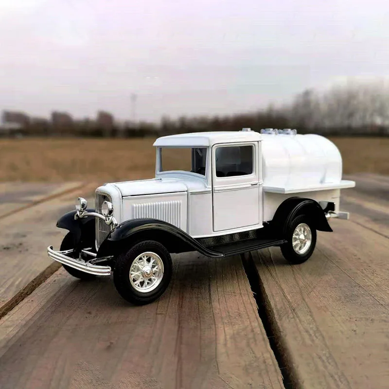 

SpecCast 1:25 Scale Ford Pickup 1938 Transport Truck Alloy Classic Car Model Collection Ornaments