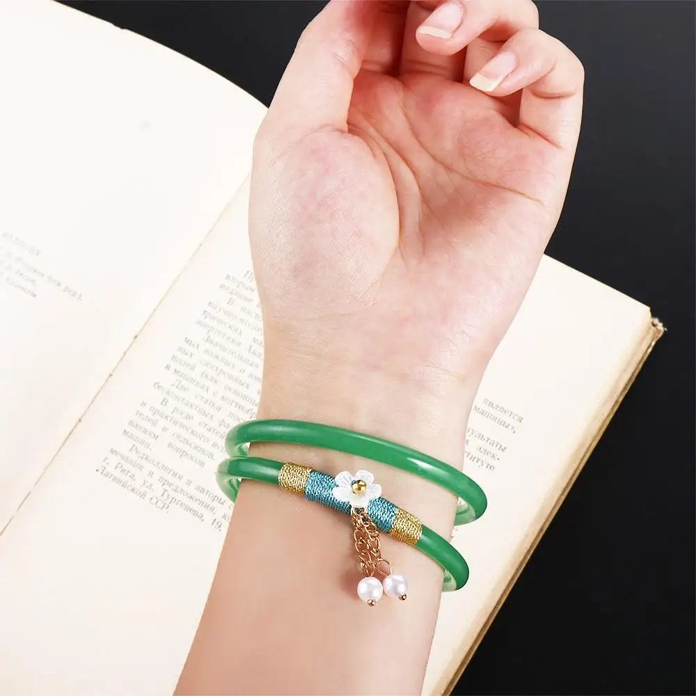 Очаровательные девушки в национальном стиле подарок другу минимализм ювелирные